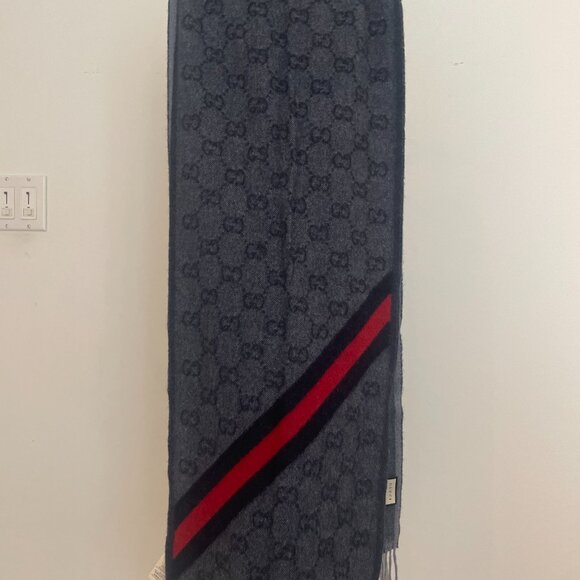 Gucci Wool and Alpaca Fringed Nikky Scarf Authentic - Picture 4 of 6